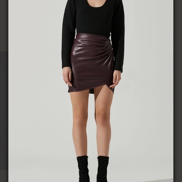 Astr Dresses & Skirts - Astr Women’s Dancing Queen Faux Leather Mini Skirt Eggplant Color SZ S